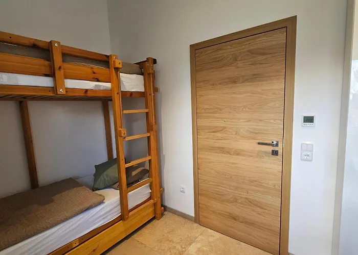 Landhaus-wald-und-see-3 *