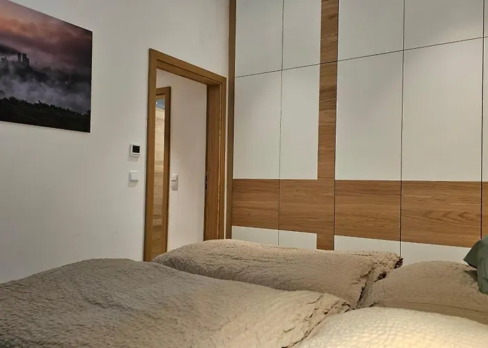 Landhaus-wald-und-see-3 *